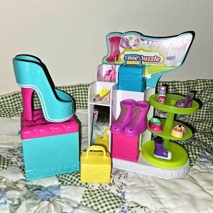 Shopkins Shoe Dazzle mall kiosk bundle